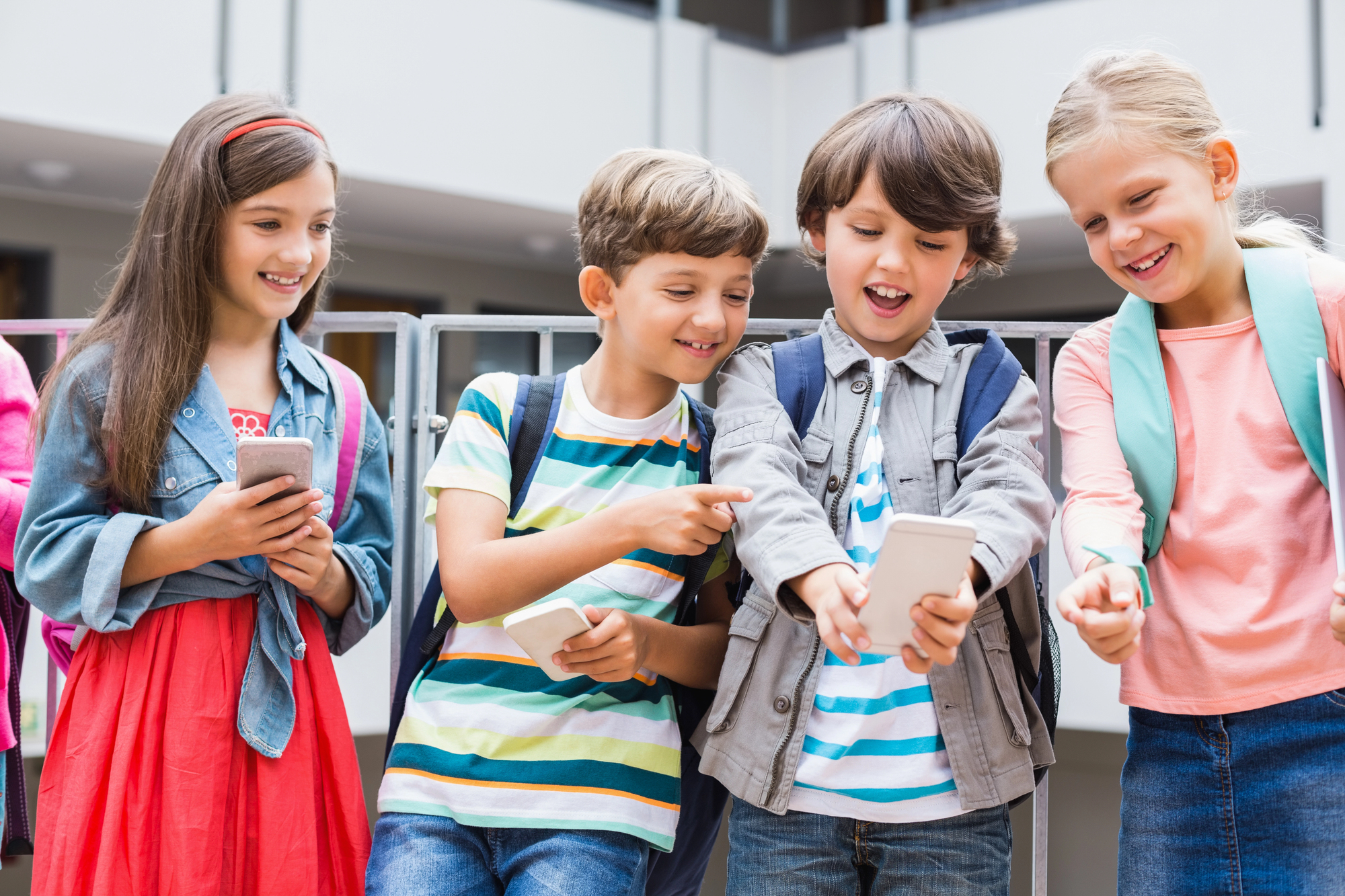 Schools Across Cork Must Ban Mobile Phones During School Day Under New Government Rule