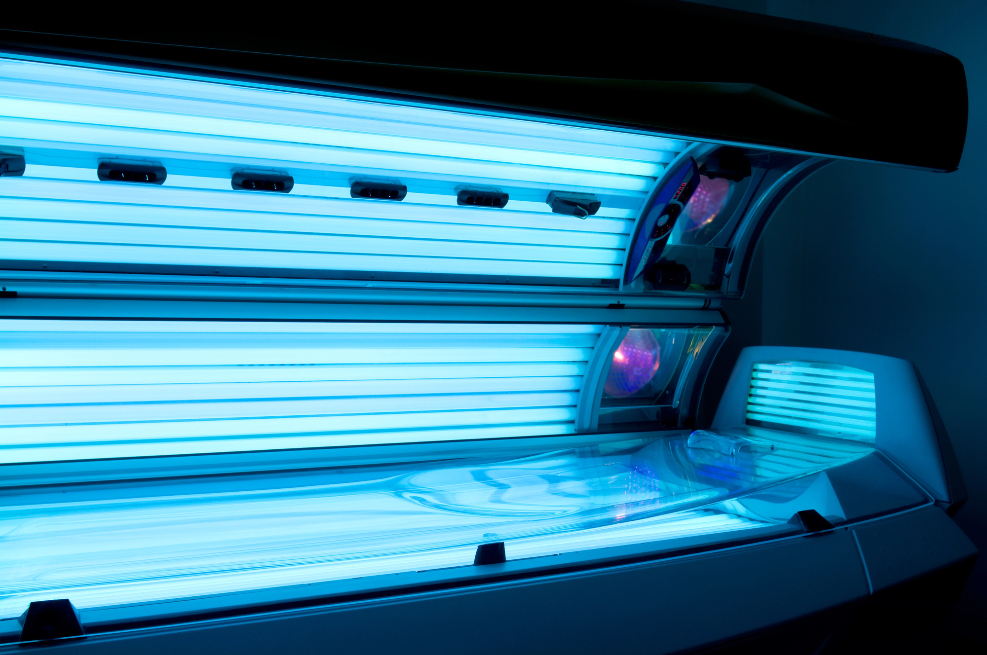 Ireland Moves Closer to Complete Sunbed Ban as Health Minister Backs Expert Report