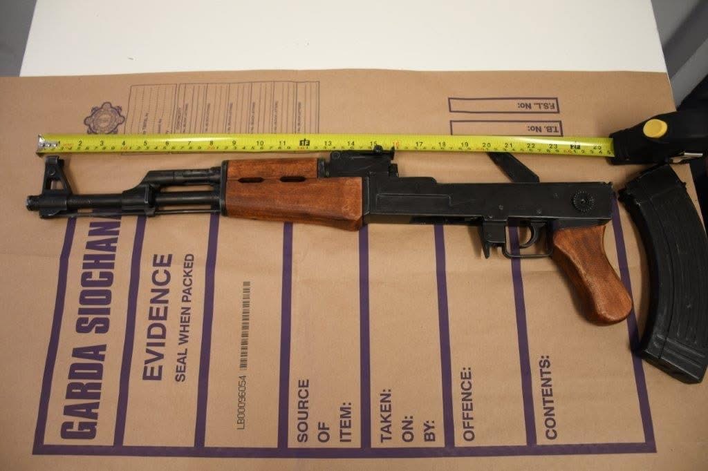 Three Firearms and Suspected Heroin Seized During Charleville Traffic Stop